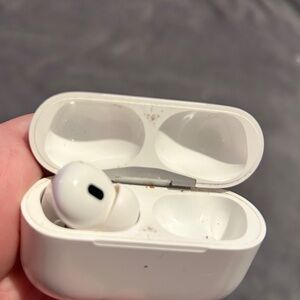 COPY - AirPods Pro (2nd Generation purchased from Apple) NO RIGHT AIRPOD